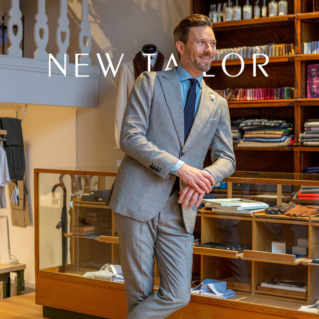 Het Grijze Price of Wales pak van Micah Fox