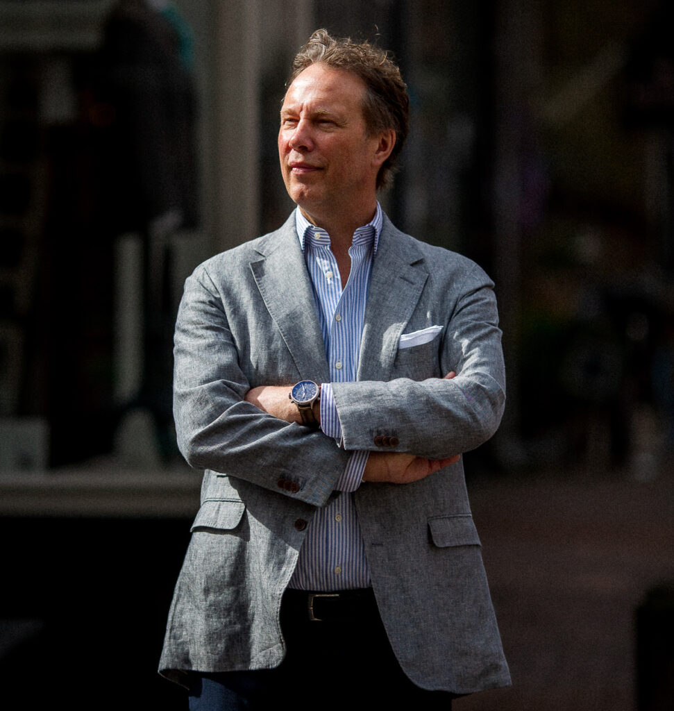 Van Hall in linnen jasje